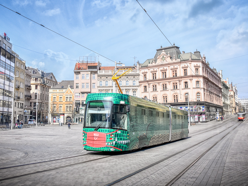 Tramvaj EVO2 (přezdívaná Drak) v Brně
