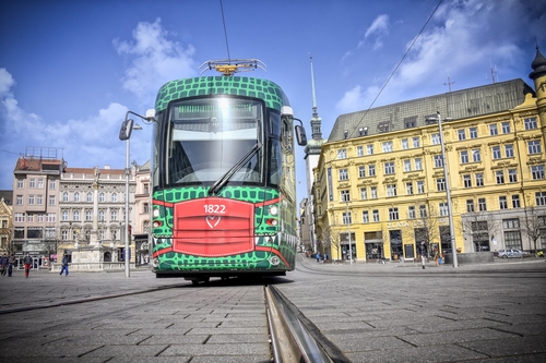 Tramvaj EVO2 (přezdívaná Drak) v Brně